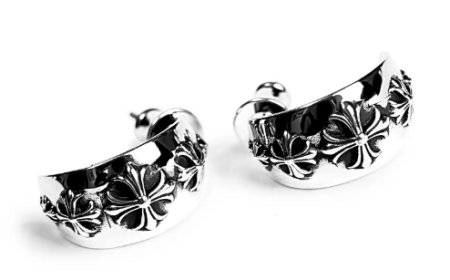 How to Style Chrome Hearts Jewelry with Streetwear Outfit