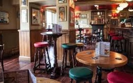 How to Choose a Bar Table That Matches Your Home’s Aesthetic.