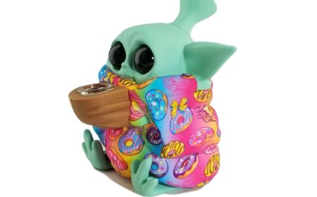 Otaku Smoke Break: Anime Bongs and Baby Yoda Vibes